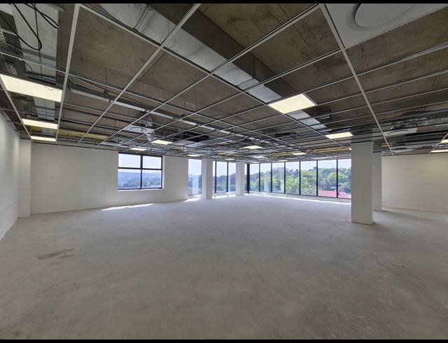 975M² OFFICE TO LET IN GLENADRIENNE EAST